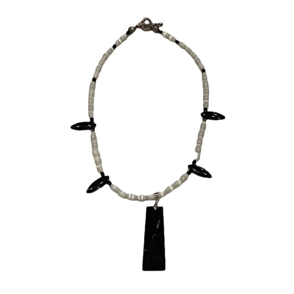 White and Black 18” Necklace with Toggle Bar and Heart Shaped Clasp - Picture 2 of 4